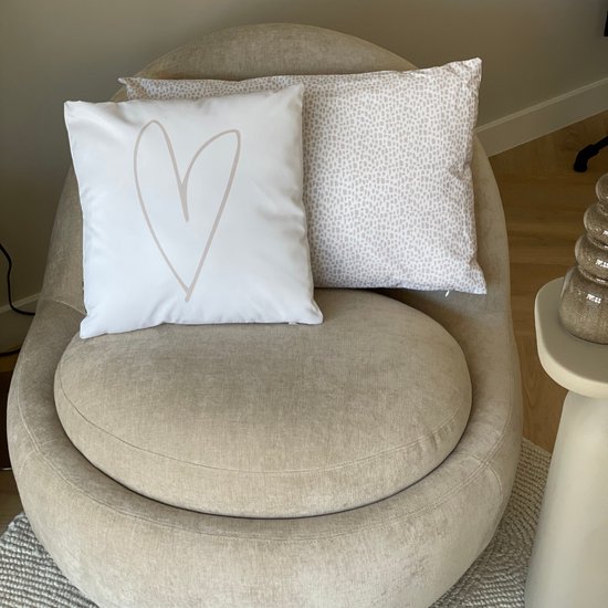 sierkussen beige hart stoel