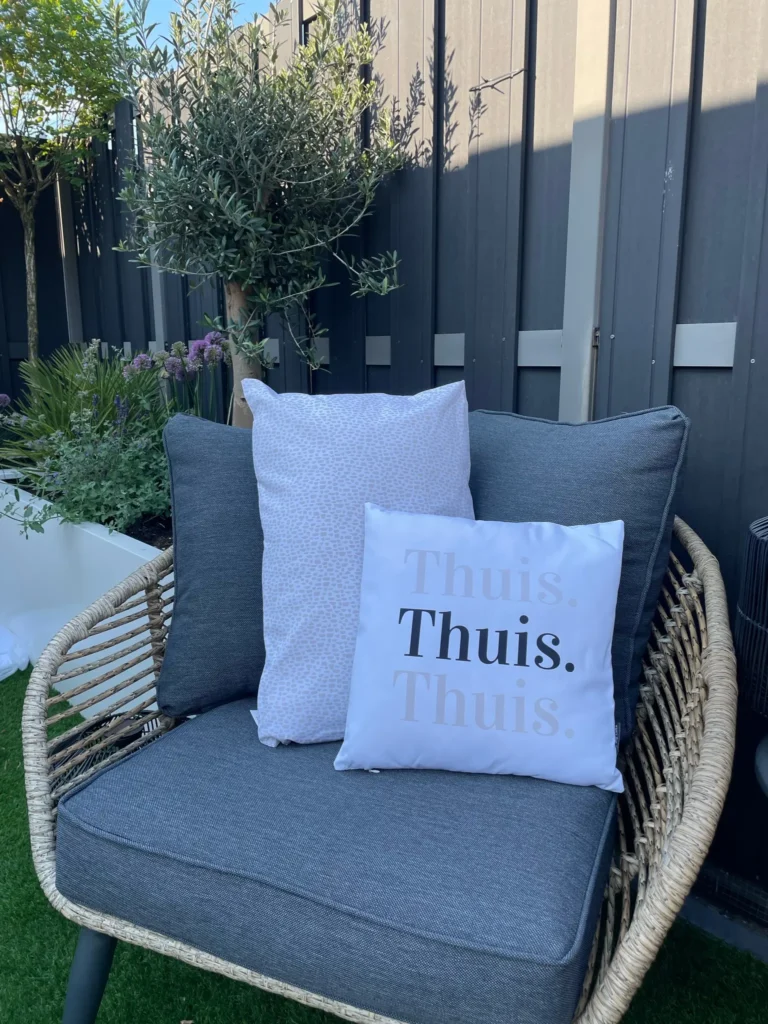 beige kussens voor buiten living club